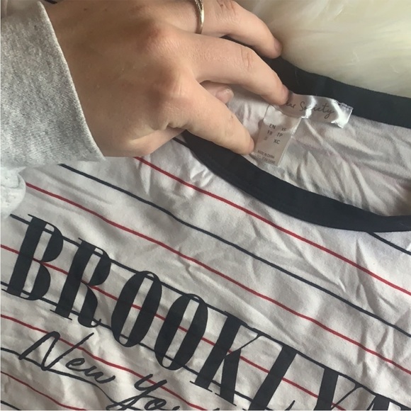Brooklyn Long style shirt sleeve top tshirt size XS fits med oversized NYC top - Picture 3 of 5